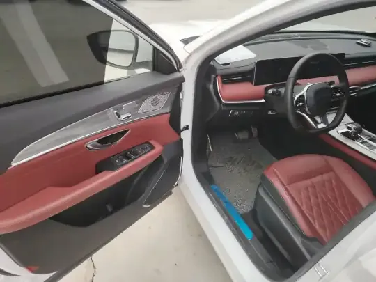 JETOUR X70 PLUS 2023 (5600 км)