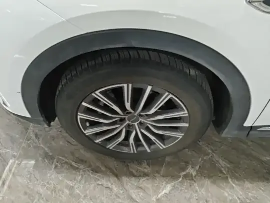 JETOUR X70 PLUS 2023 (29900 км)