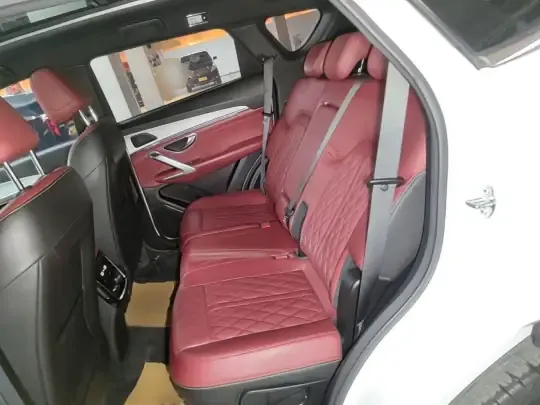 JETOUR X70 PLUS 2023 (57000 км)