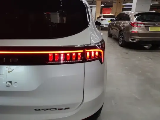 JETOUR X70 PLUS 2023 (57000 км)