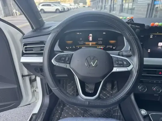 Volkswagen Lavida 2023 (19700 км)