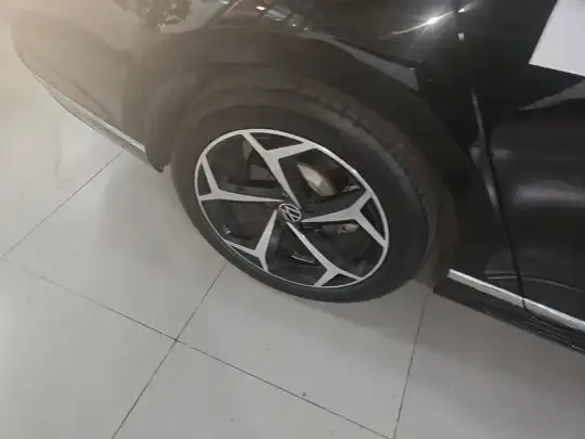 Volkswagen Magotan 2023 (61100 км)