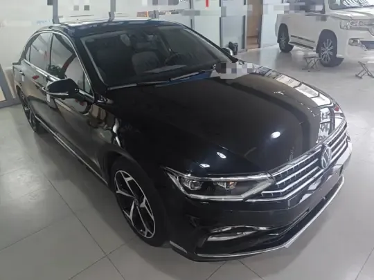 Volkswagen Magotan 2023 (61100 км)