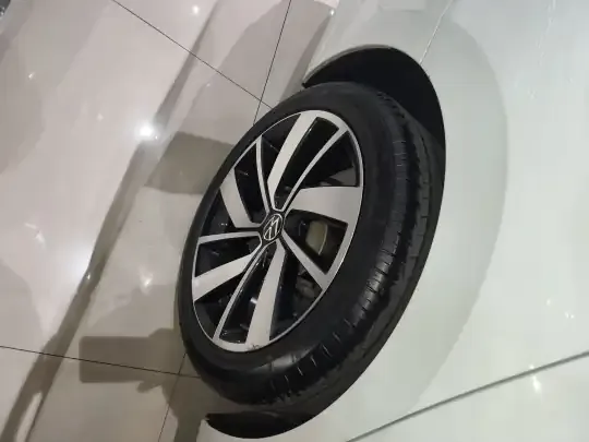 Volkswagen Sagitar 2023 (55400 км)