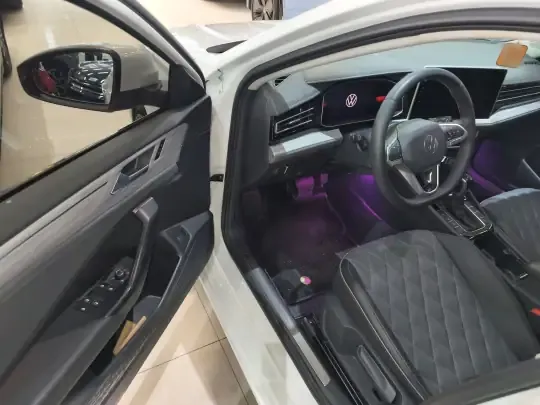 Volkswagen Sagitar 2023 (55400 км)