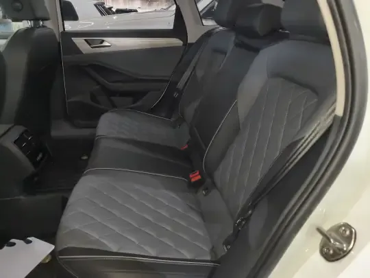 Volkswagen Sagitar 2023 (55400 км)