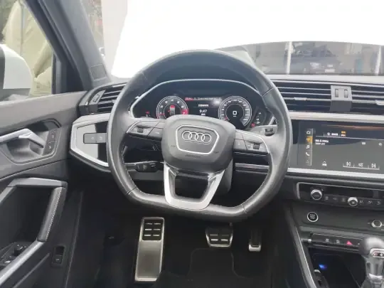 Audi Q3 2023 (41100 км)