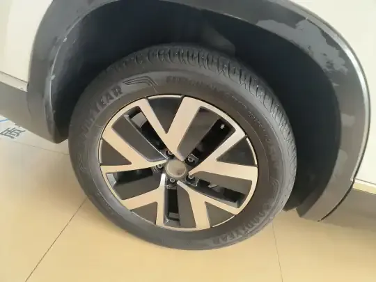 Volkswagen Tayron 2023 (76200 км)