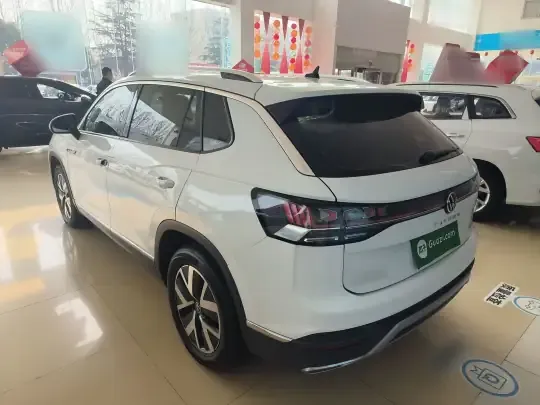 Volkswagen Tayron 2023 (76200 км)