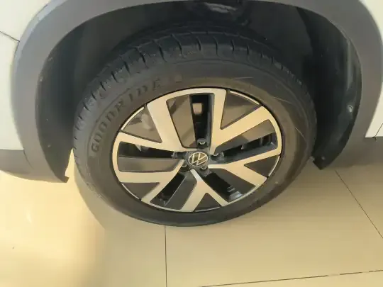 Volkswagen Tayron 2023 (76200 км)