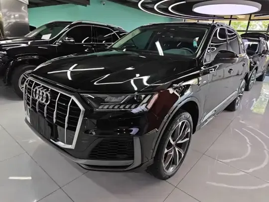 Audi Q7 2023 (43300 км)