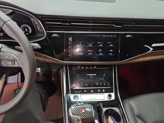 Audi Q7 2023 (43300 км)