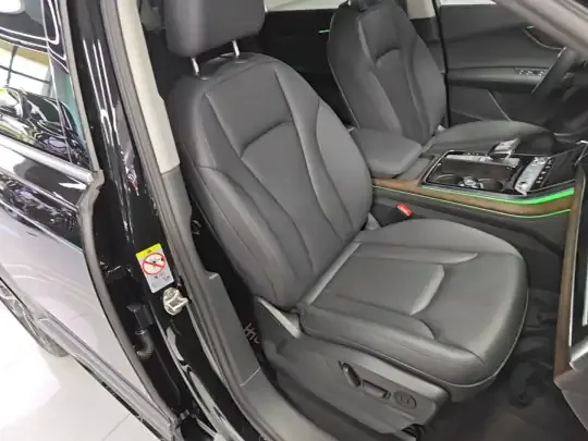 Audi Q7 2023 (43300 км)