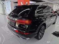 Audi Q7 2023 (43300 км)