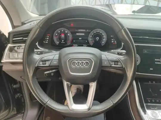 Audi Q7 2023 (76200 км)
