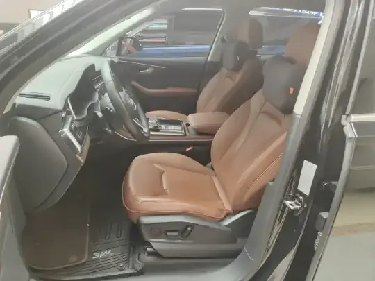 Audi Q7 2023 (76200 км)