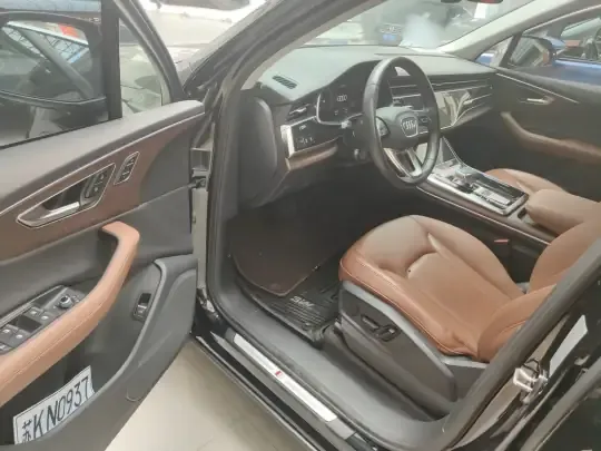 Audi Q7 2023 (76200 км)