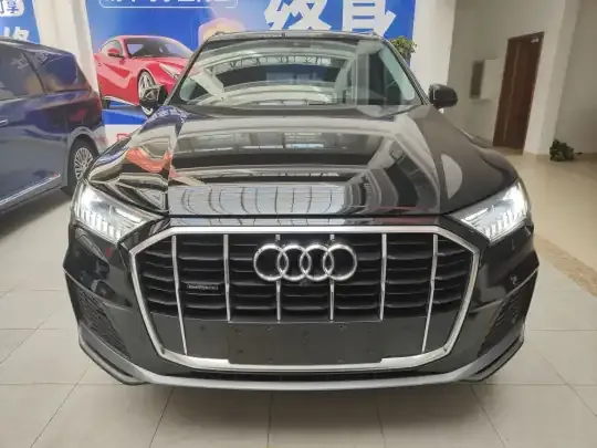 Audi Q7 2023 (76200 км)