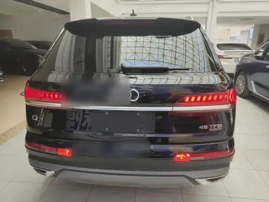 Audi Q7 2023 (76200 км)