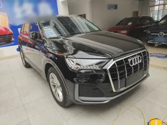 Audi Q7 2023 (76200 км)