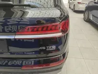 Audi Q7 2023 (76200 км)