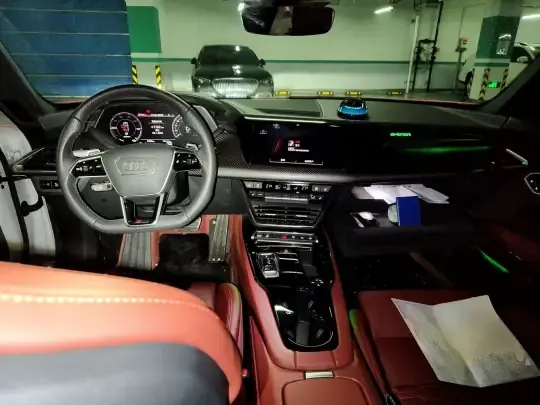 Audi RS e-tron GT 2023 (9500 км)