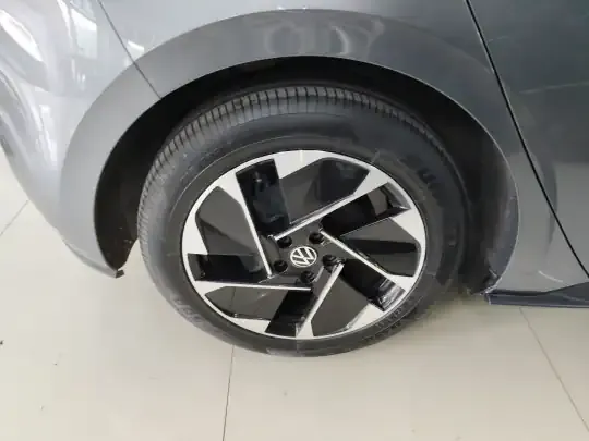 Volkswagen ID,3 2023 (68900 км)