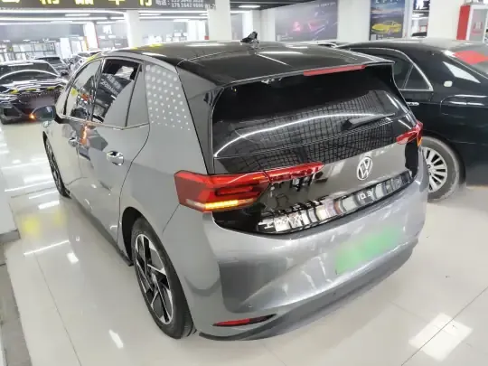 Volkswagen ID,3 2023 (68900 км)
