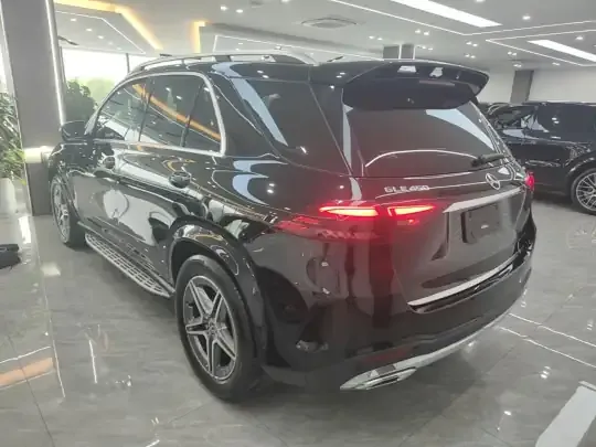 Mercedes-Benz GLE 2023 (31800 км)