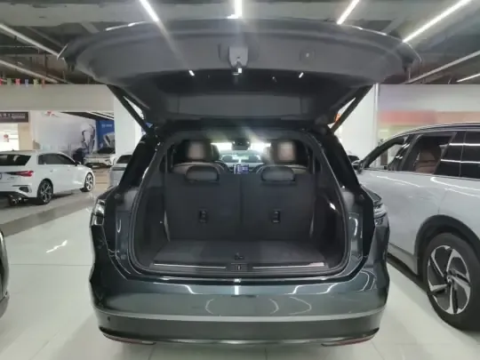 Nio ES8 2023 (90100 км)