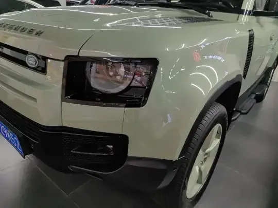 Land Rover Defender 2023 (19700 км)