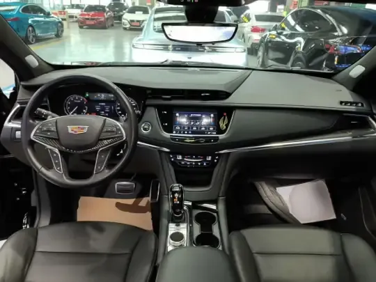 Cadillac XT5 2023 (52100 км)