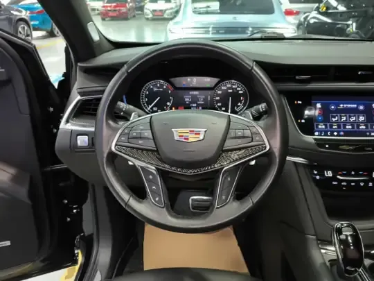 Cadillac XT5 2023 (52100 км)