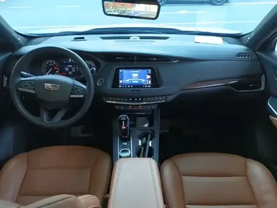 Cadillac XT4 2023 (28200 км)