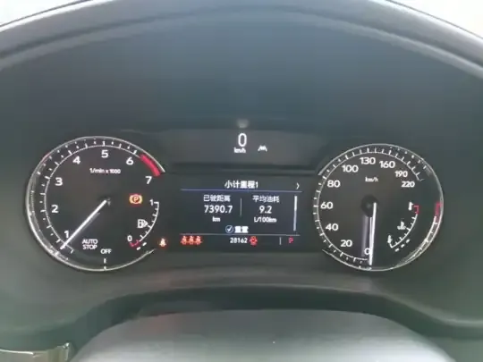 Cadillac XT4 2023 (28200 км)