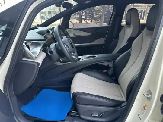 BYD Dolphin 2023 (37100 км)