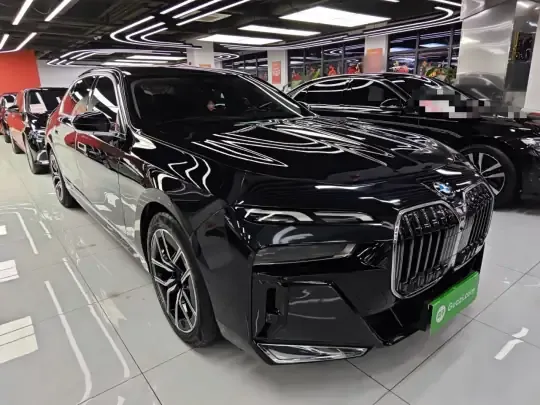 BMW 7 Series 2023 (35300 км)