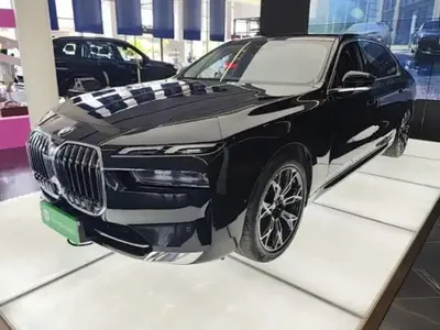 BMW 7 Series 2023 (42300 км)