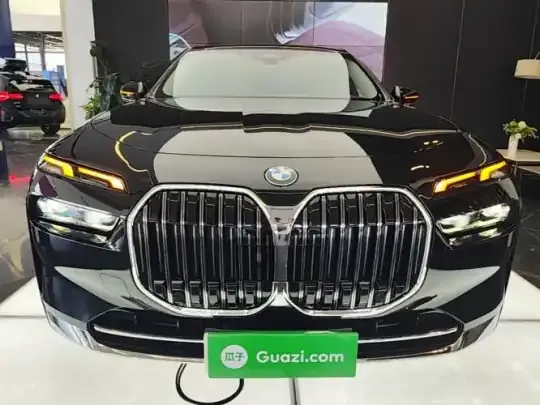BMW 7 Series 2023 (42300 км)