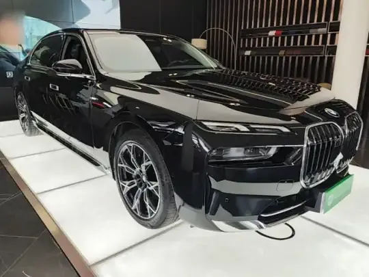 BMW 7 Series 2023 (42300 км)