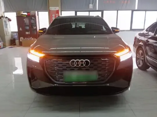 Audi Q4 e-tron 2023 (54200 км)