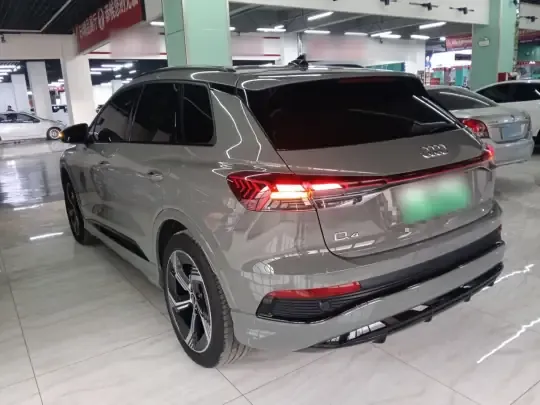 Audi Q4 e-tron 2023 (54200 км)