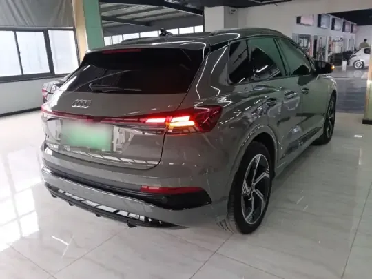 Audi Q4 e-tron 2023 (54200 км)