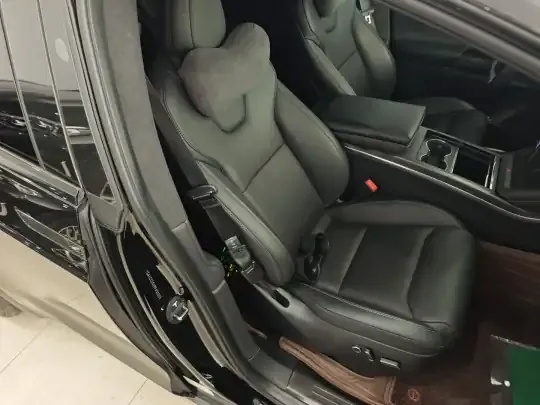 Tesla Model X 2023 (30000 км)