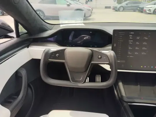 Tesla Model S 2023 (26000 км)