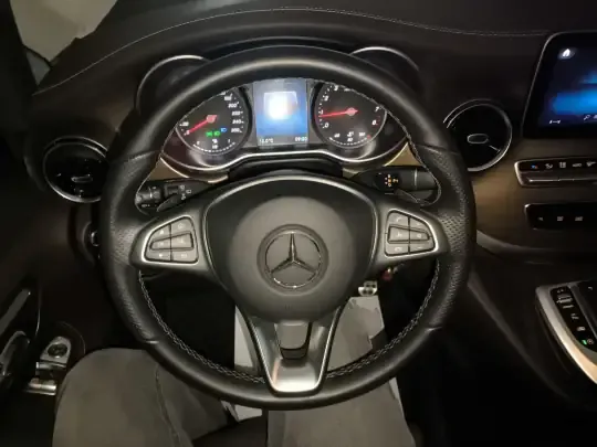 Mercedes-Benz V-Class 2022 (30299 км)