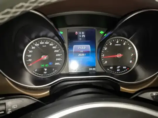 Mercedes-Benz V-Class 2022 (30299 км)