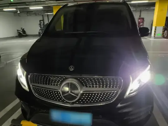 Mercedes-Benz V-Class 2022 (30299 км)
