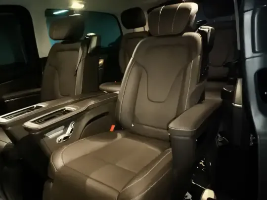 Mercedes-Benz V-Class 2022 (30299 км)