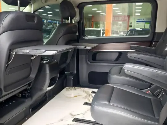 Mercedes-Benz V-Class 2022 (13400 км)